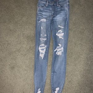 (Deleting 9/30 ❌❌) American Eagle Ripped Jeggings